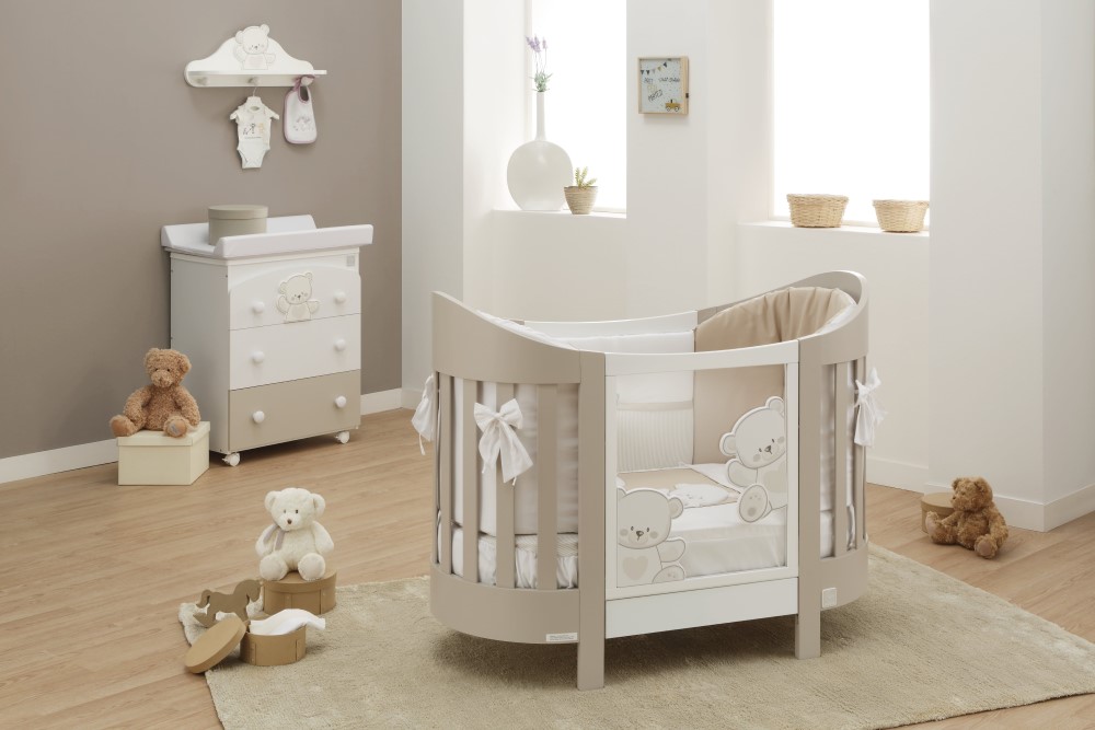 ovalny postylka jolie henda